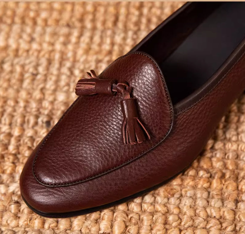 Wearing Tassel Casual Shoes